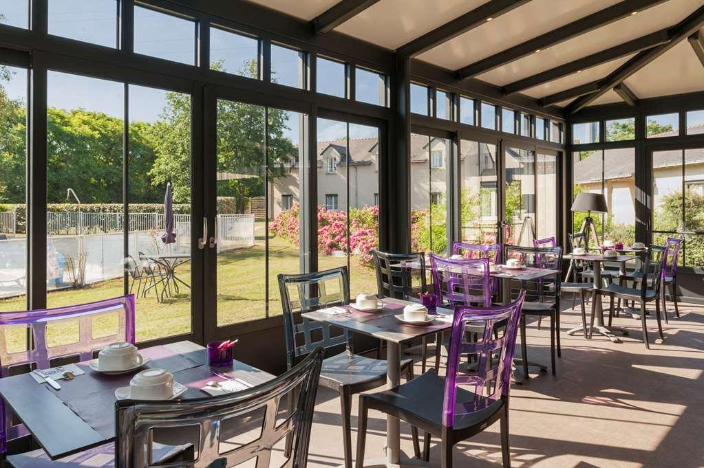 The Originals City, Hotel La Saulaie, Saumur Ouest Doué-la-Fontaine Servicios foto